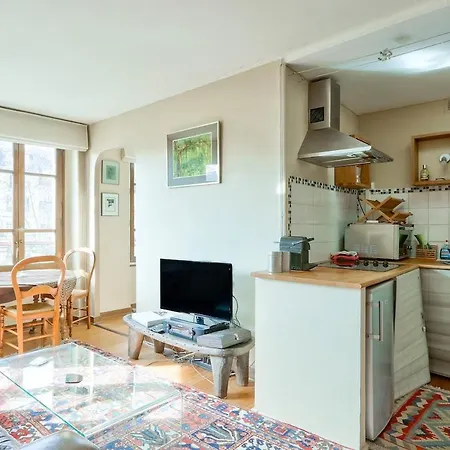 Lovely 1 Bedroom Near Sacre-coeur Basilica Parijs