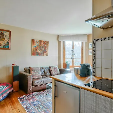 Lovely 1 Bedroom Near Sacre-coeur Basilica Parijs